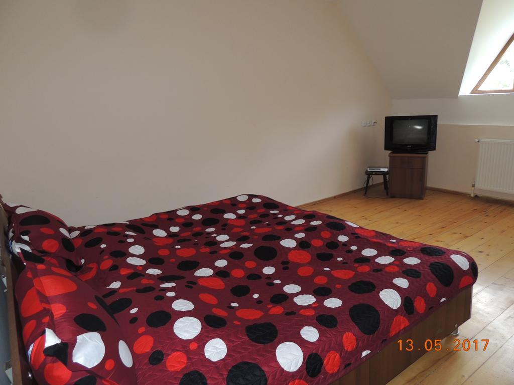 Galavnis Kari Hotel Sighnaghi Extérieur photo